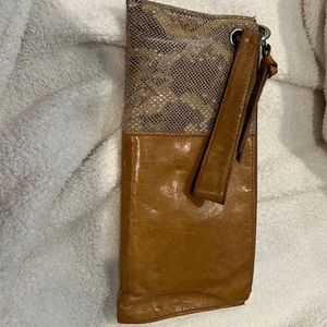 Hobo clutch. In great condition.